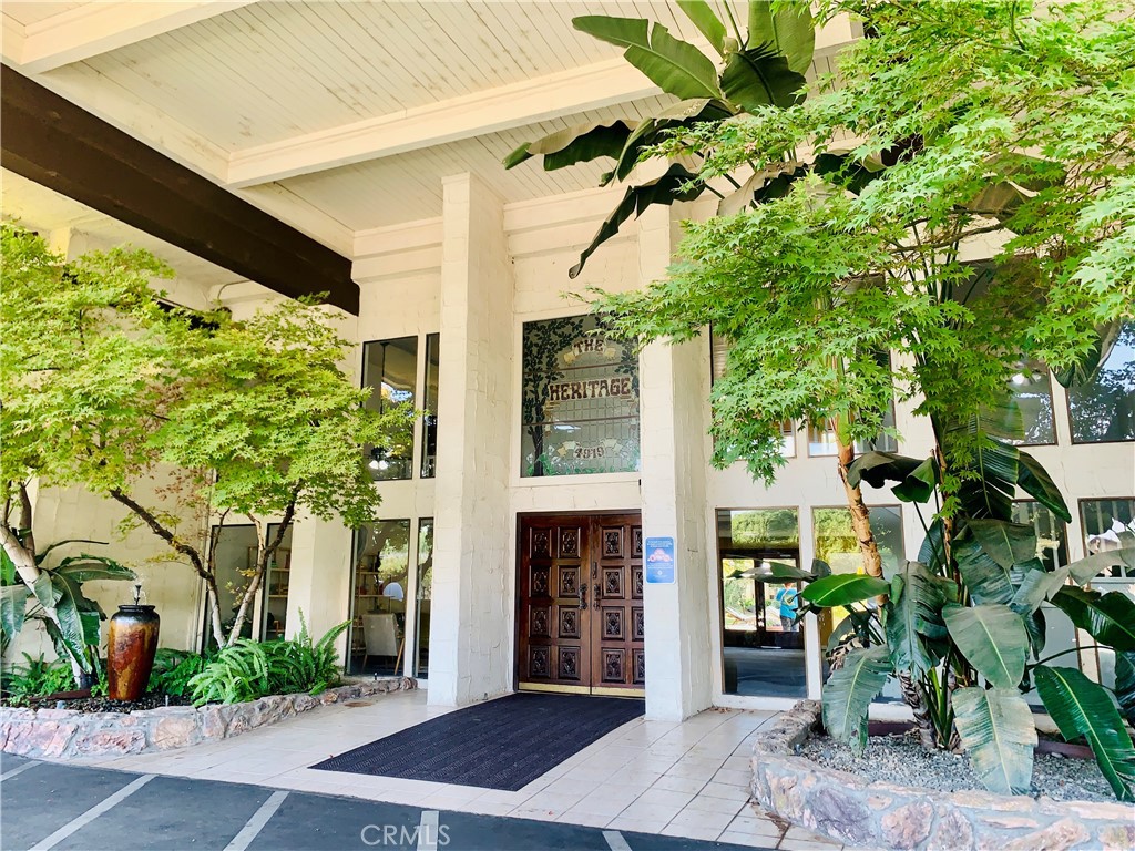 4919 N Millbrook Ave #136, Fresno, CA 93726