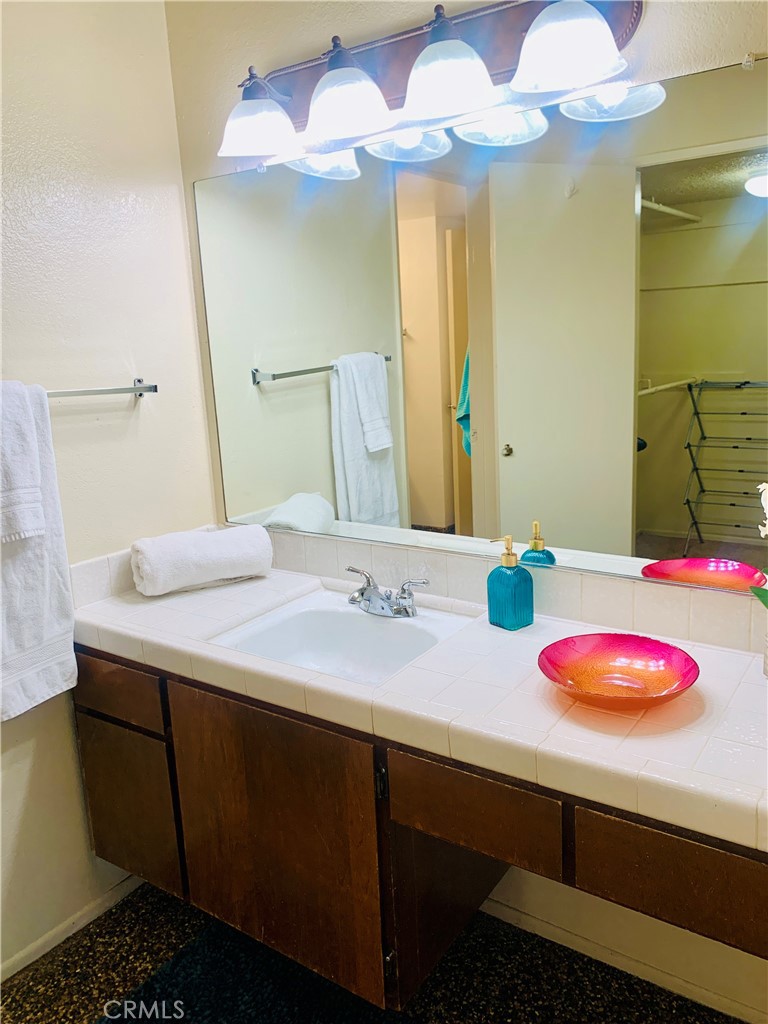 4919 N Millbrook Ave #136, Fresno, CA 93726
