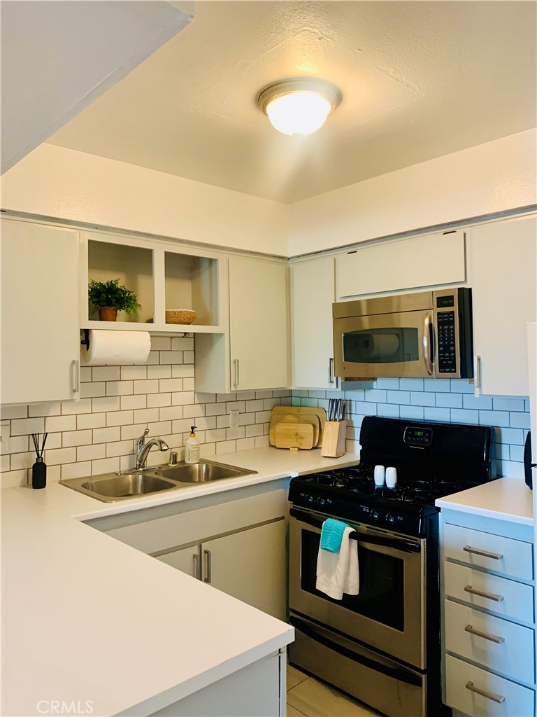 4919 N Millbrook Ave #136, Fresno, CA 93726
