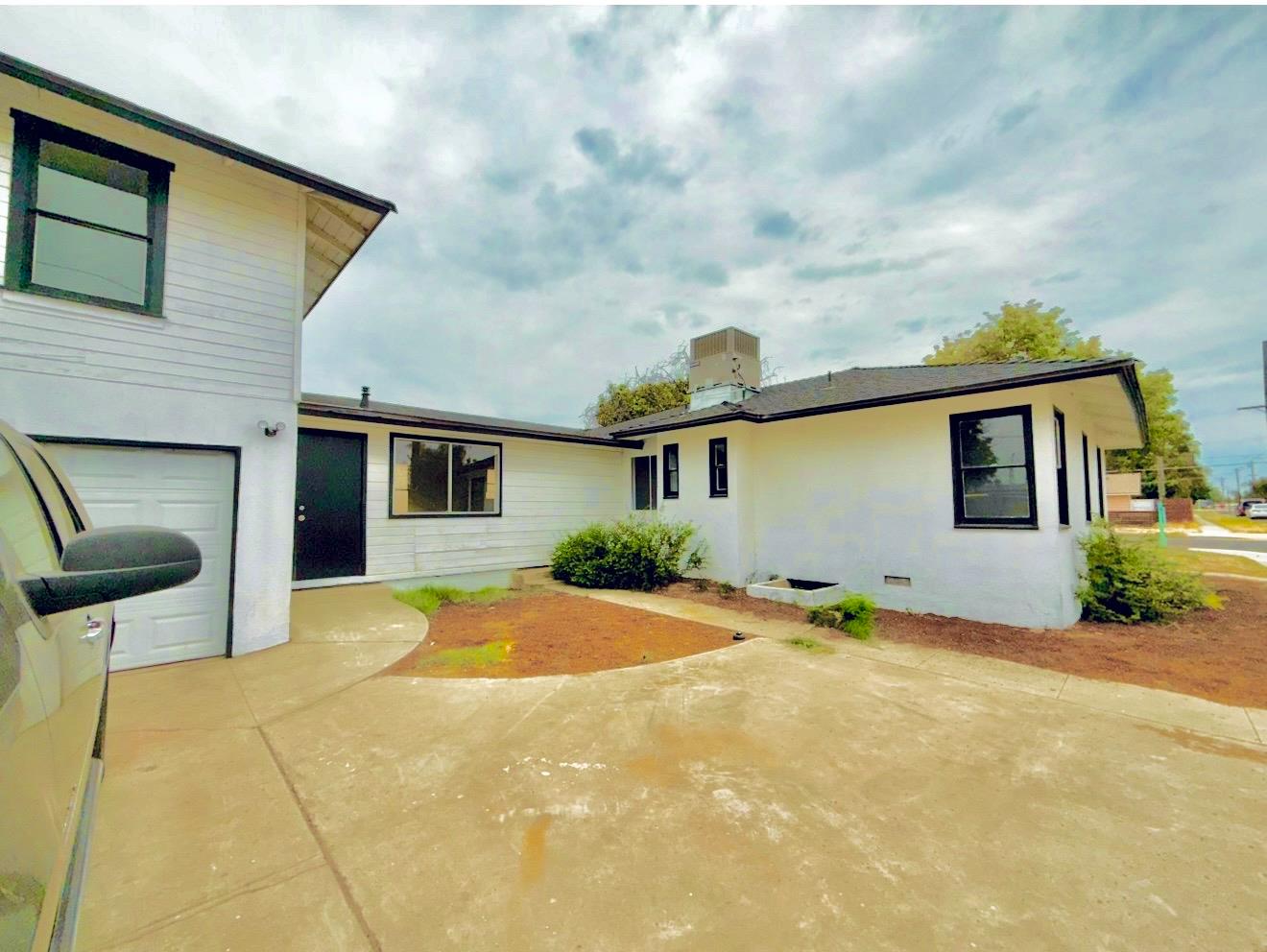 1305 E Fedora Ave, Fresno, CA 93704