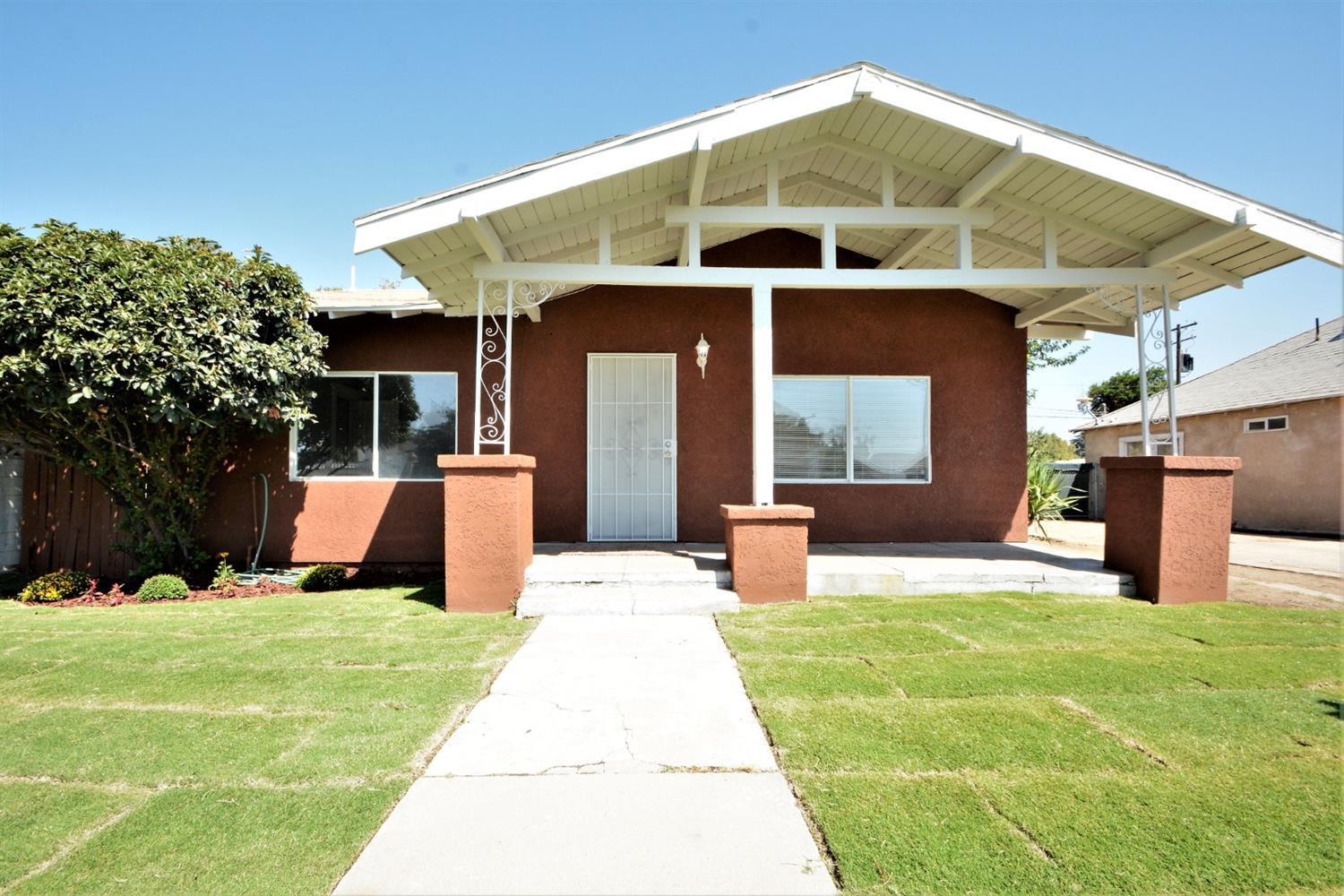 1211 E Clinton Ave, Fresno, CA 93704