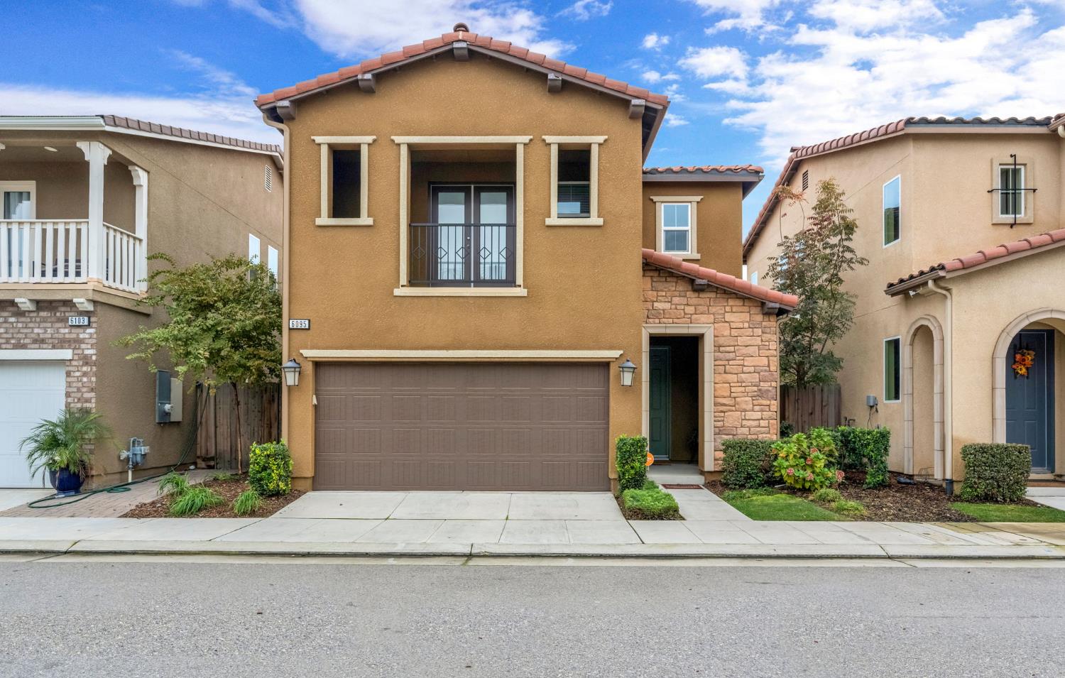 6095 E Bishop Ln SE, Fresno, CA 93727